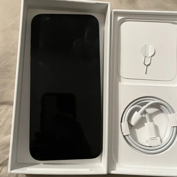 Apple iPhone 14 Pro Max / Black - Picture 4 of 7